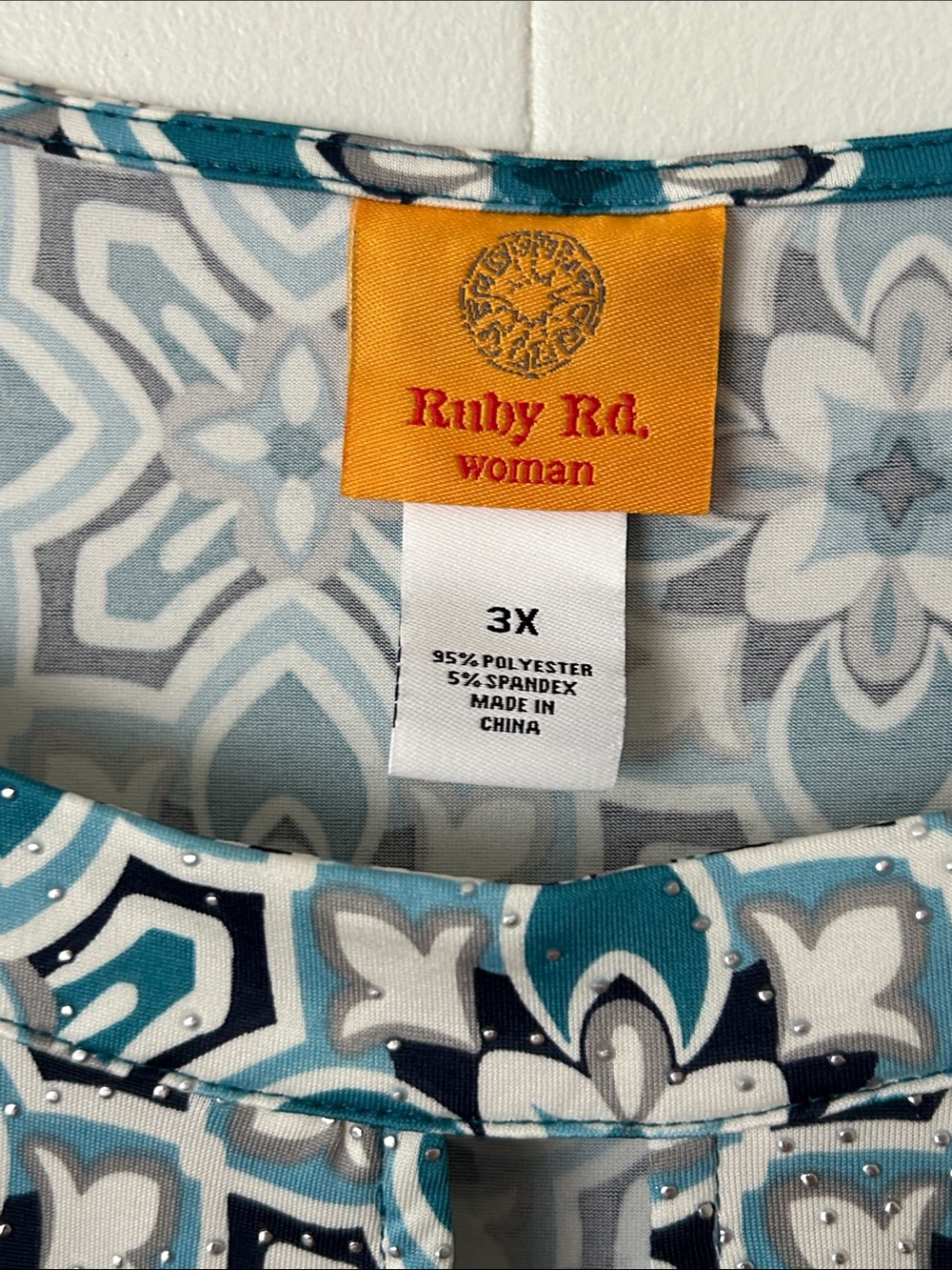 Ruby Rd. Teal, White & Black Floral-Geometric Keyhole Tunic 3X - Picture 4 of 8